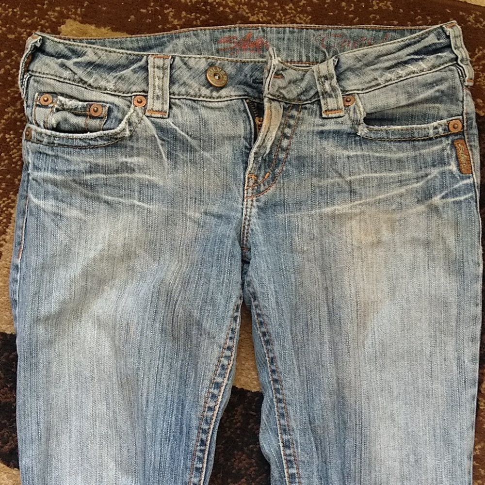 Low-rise denim jeans
